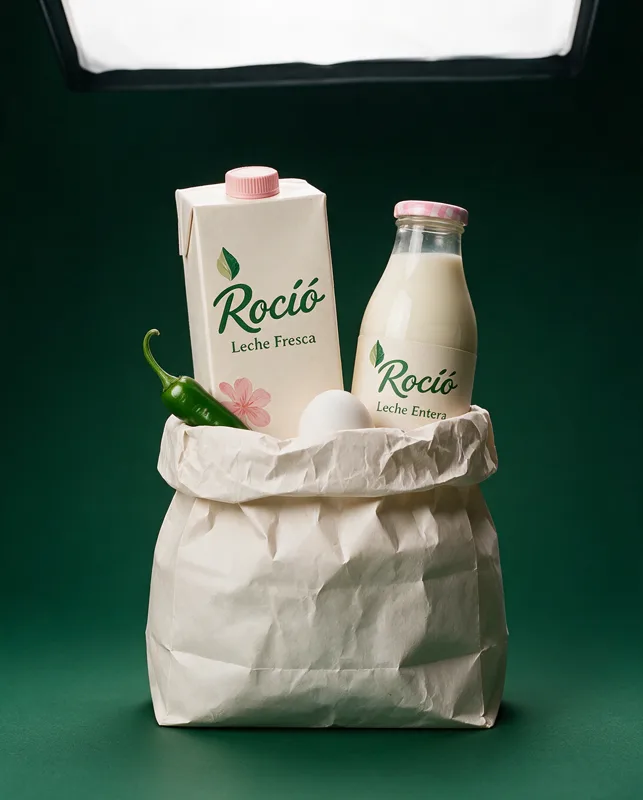 Bolsa de papel con leche y chile